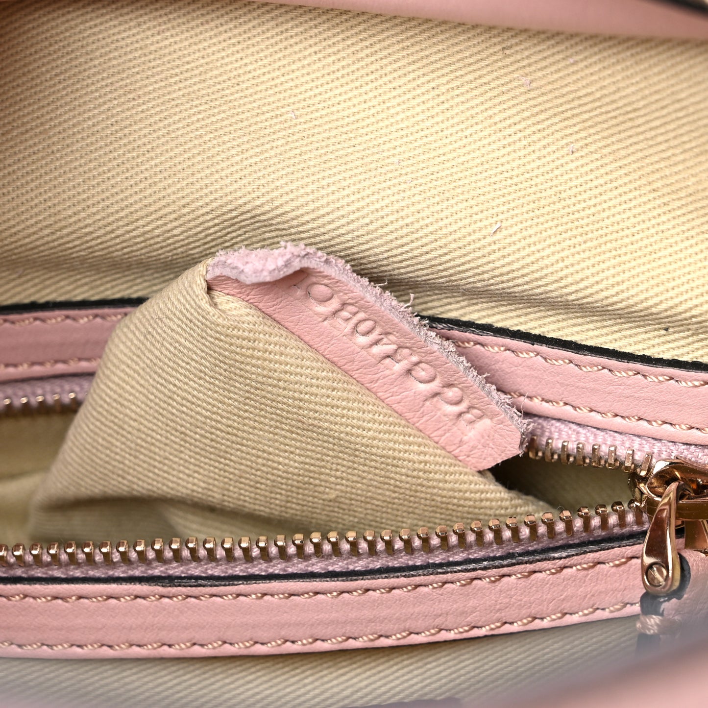 Vitello Small Rockstud Double Handle Tote Rose