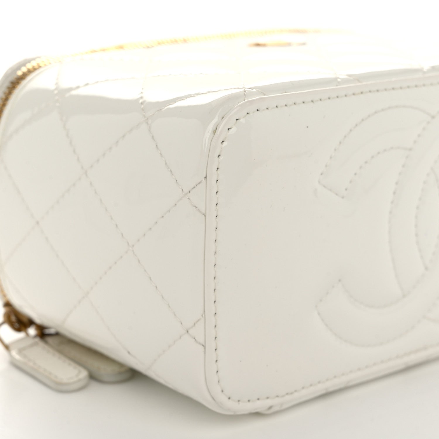 Chanel Patent Enamel Quilted Small Coco Hearts Vanity Case With Chain White 9 of 11