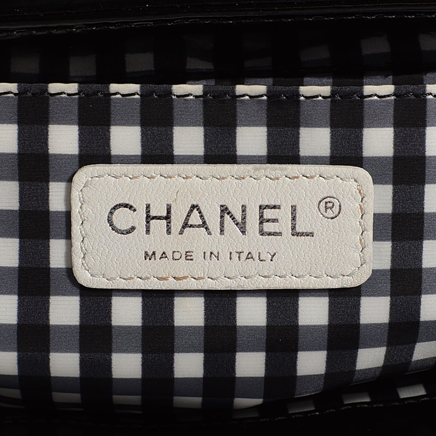 Vinyl Small Lipstick Flap Black