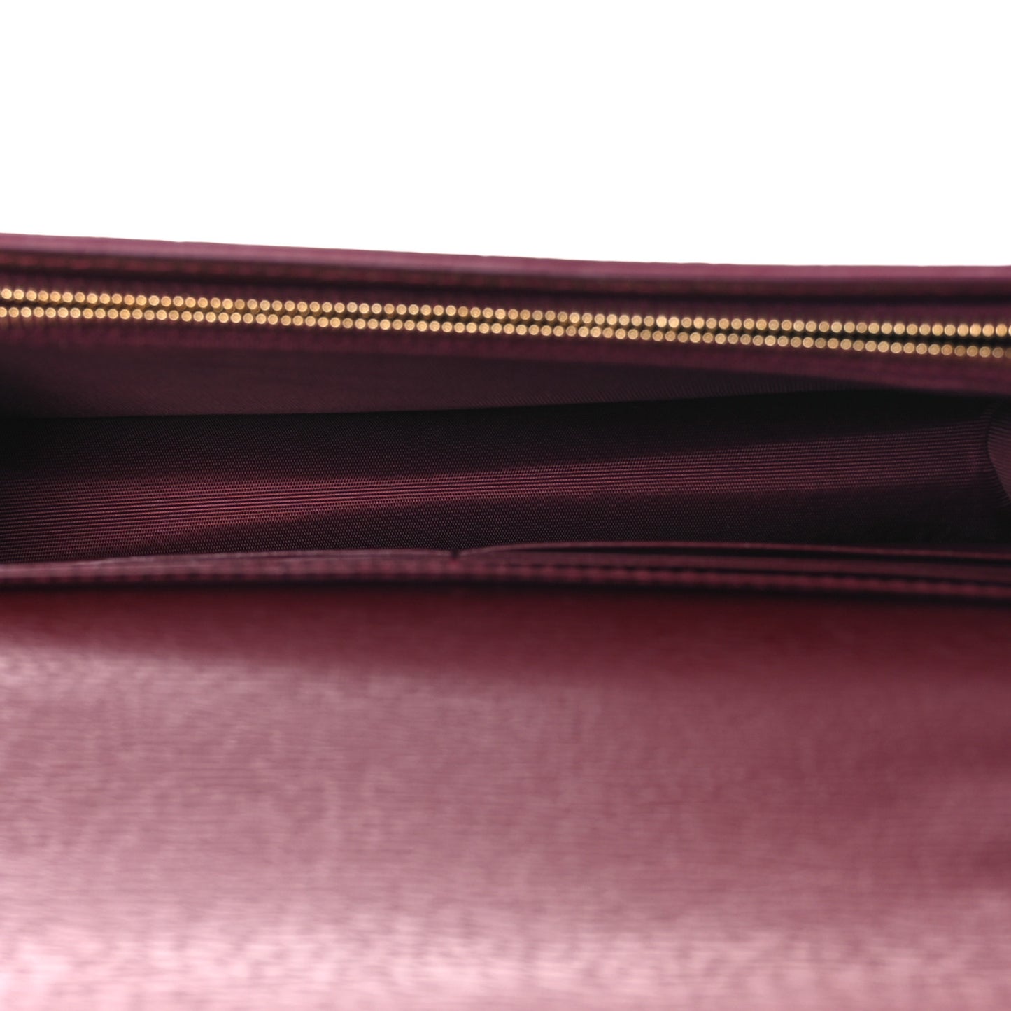 Textured Calfskin Script Logo Wallet On Chain Rosso Ancora