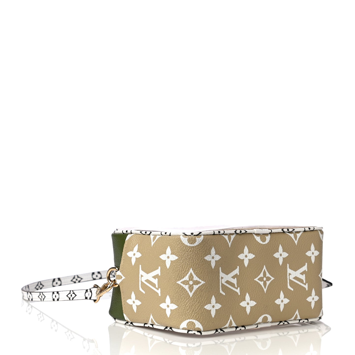 Monogram Giant Beach Pouch Kaki