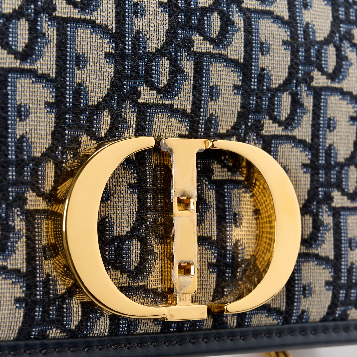 Oblique 30 Montaigne Chain Flap Bag Blue