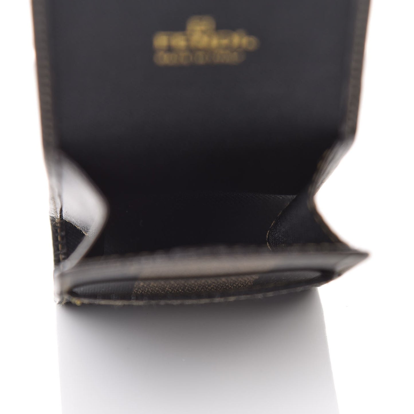Pequin Case Black