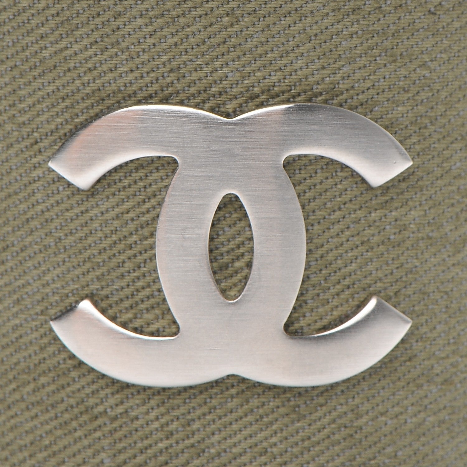 Chanel Canvas Pearl Enamel CC Cuff Green 4 of 5