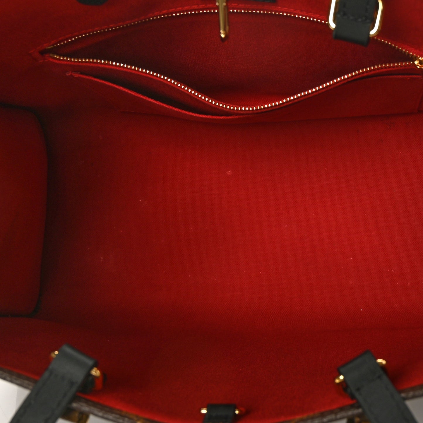 Reverse Monogram Giant Onthego MM