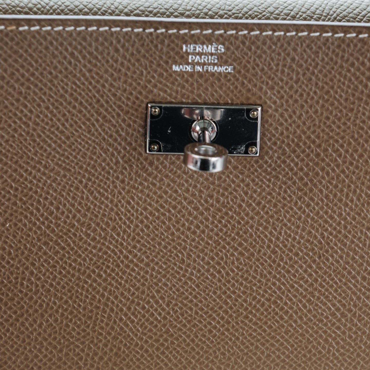Epsom Kelly Longue Wallet Etoupe