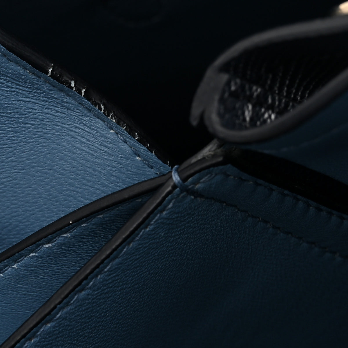 Saffiano Medium Double Handle Tote Baltico Astrale