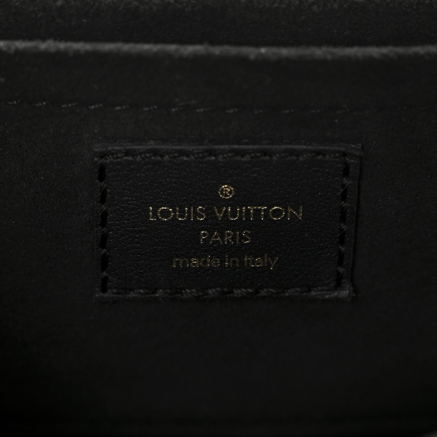 Calfskin New Wave Chain PM Black