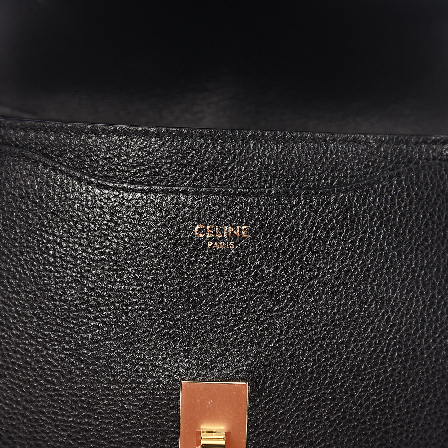 Grained Calfskin Besace Small 16 Black