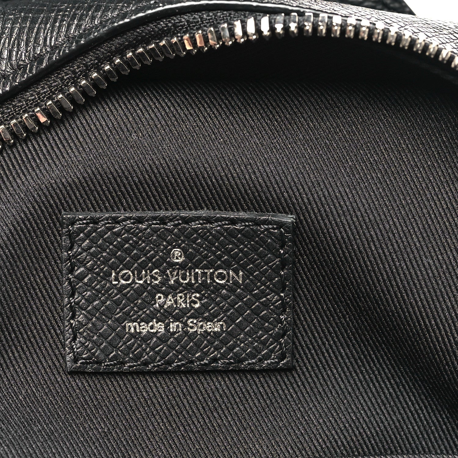Louis Vuitton Taigarama Outdoor Slingbag Black 1873328 – FASHIONPHILE