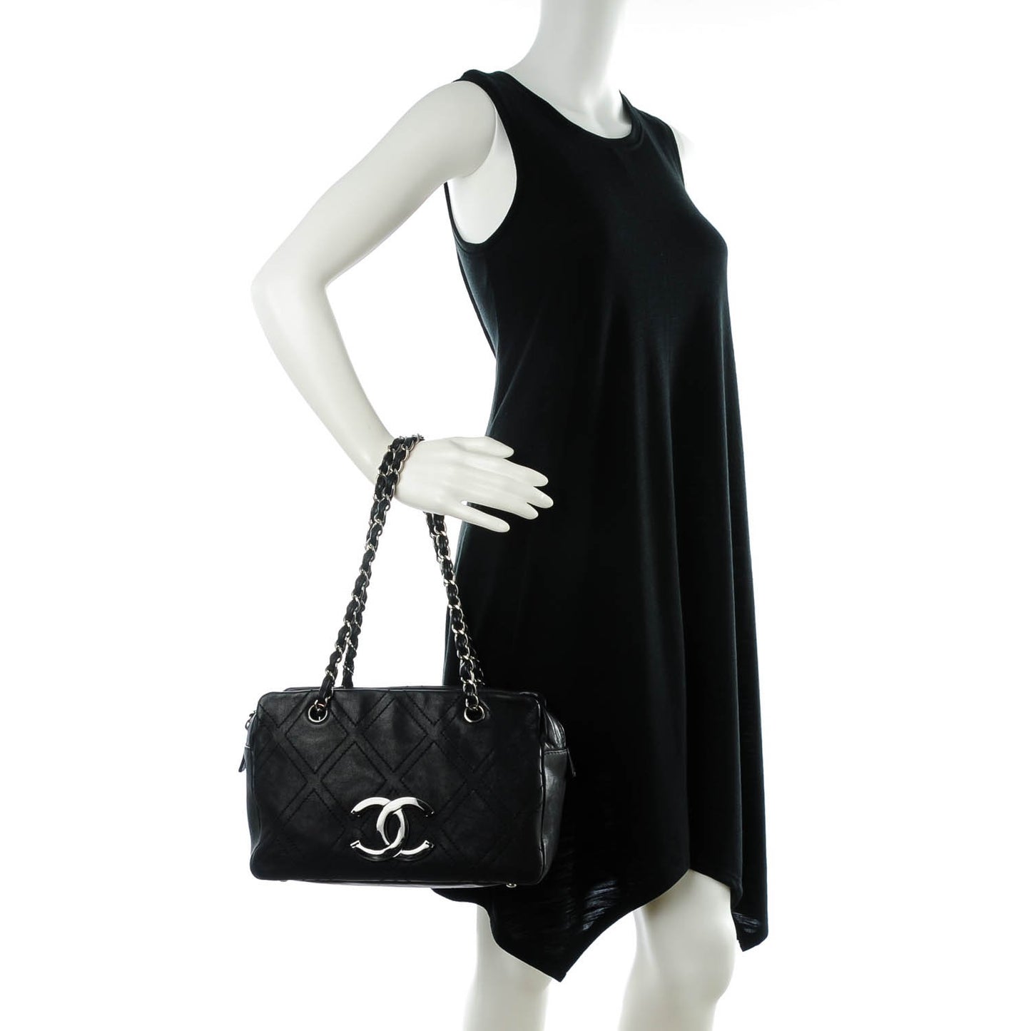 Calfskin Large Diamond Stitch Tote Black