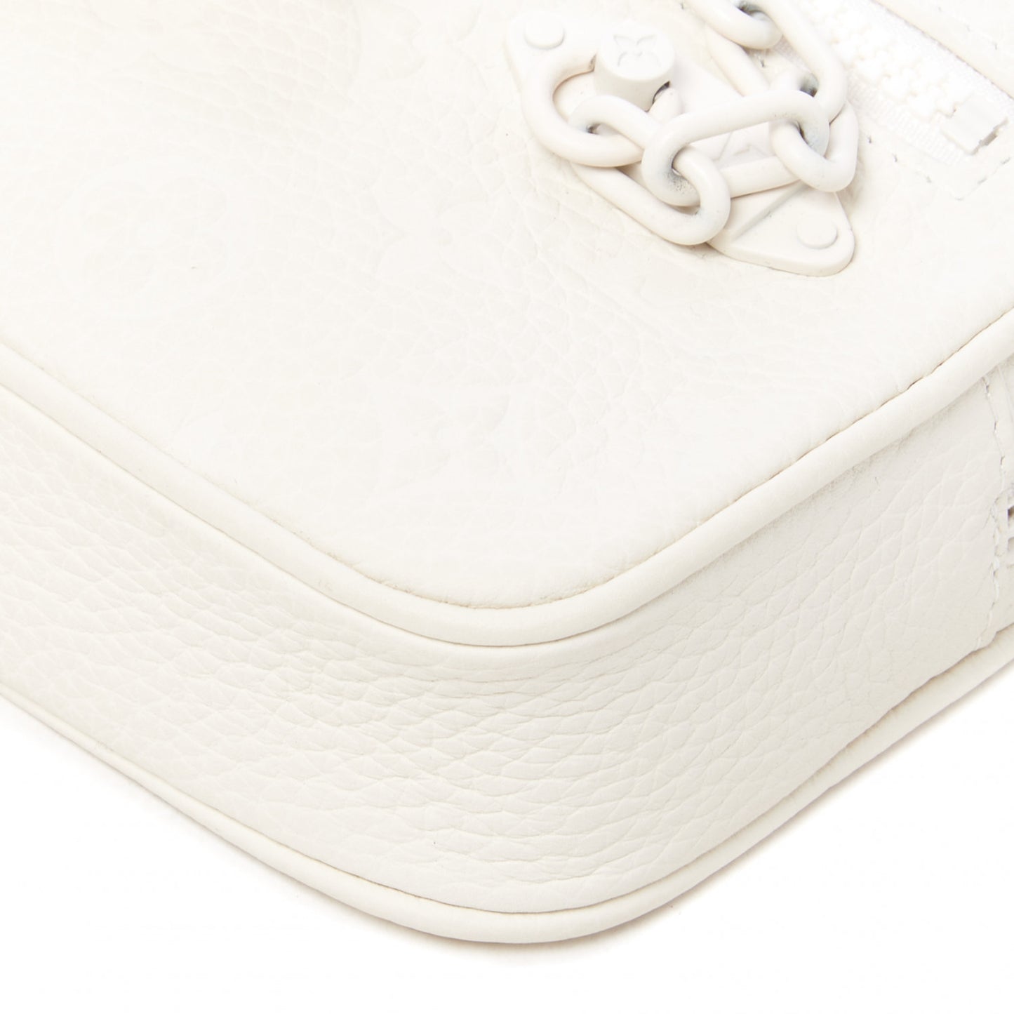 Taurillon Monogram Pochette Volga White