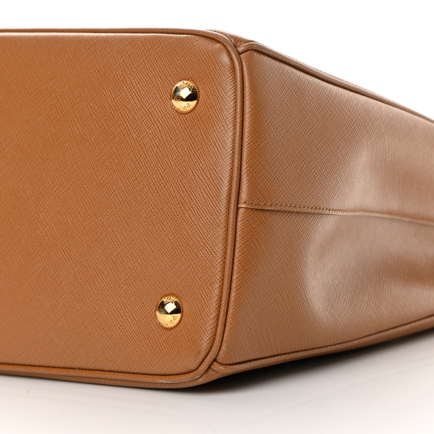 Saffiano Lux Medium Tote Caramel