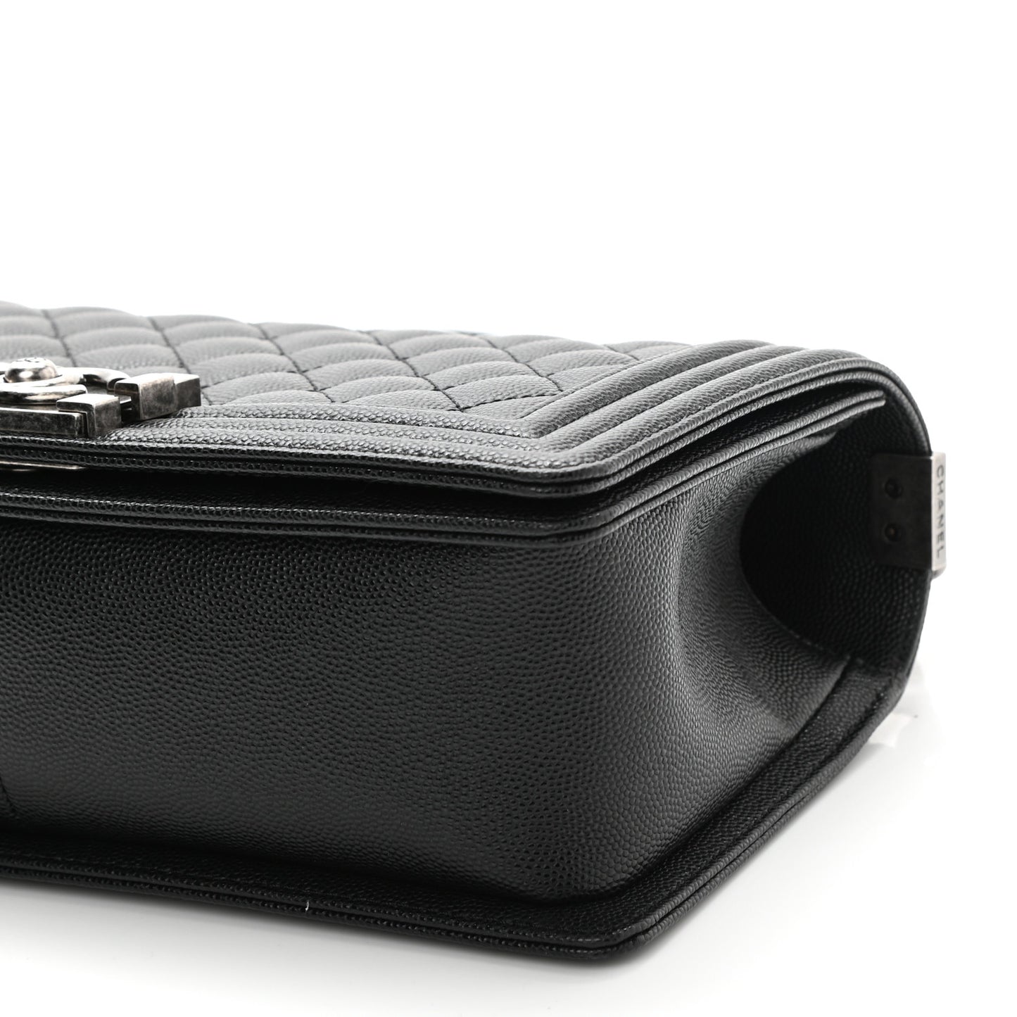 Caviar Quilted Medium Boy Flap Black