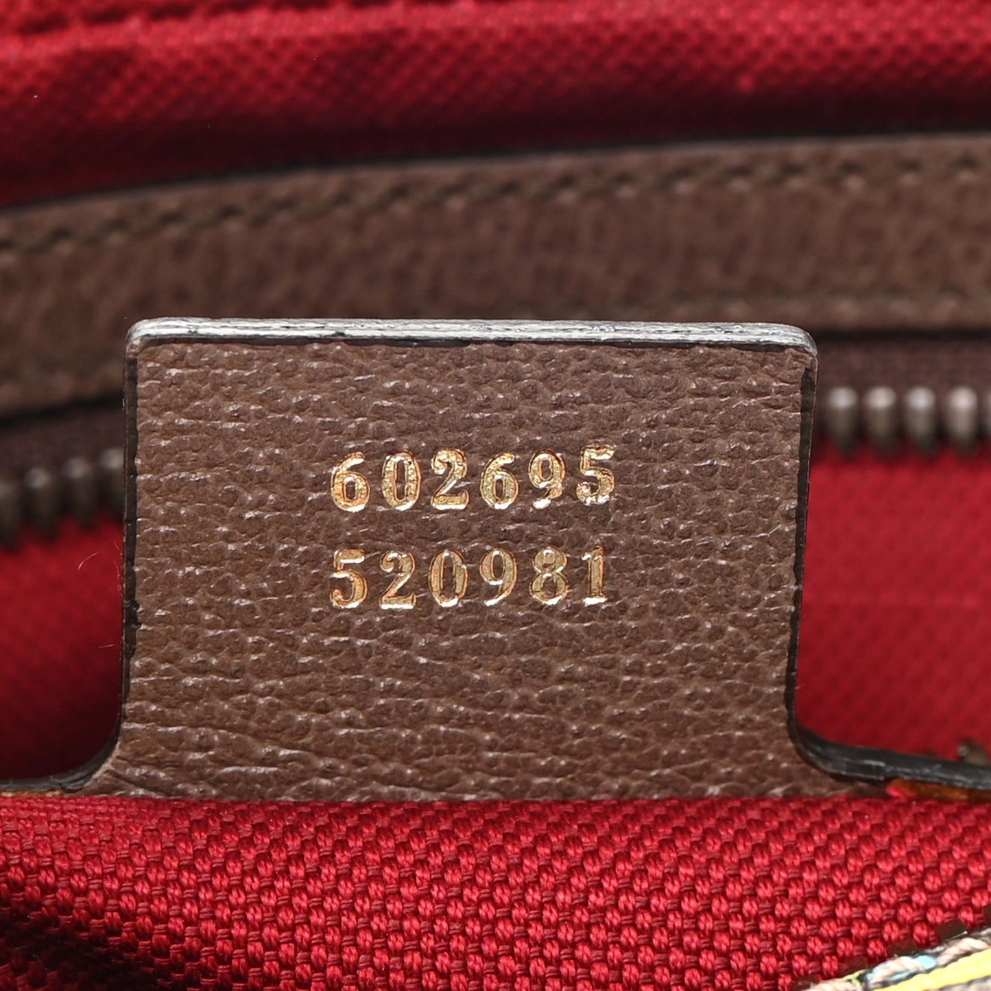 X DISNEY GG Supreme Monogram Donald Duck Small Interlocking G Belt Bag 90 36 Beige Multicolor New Acero