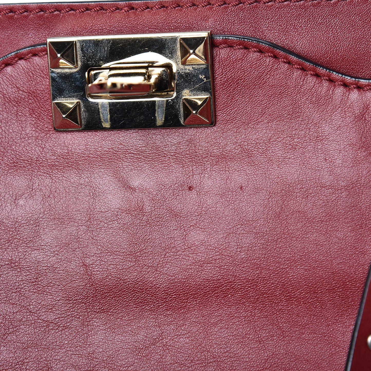 Vitello Medium Rockstud Tote Dark Red