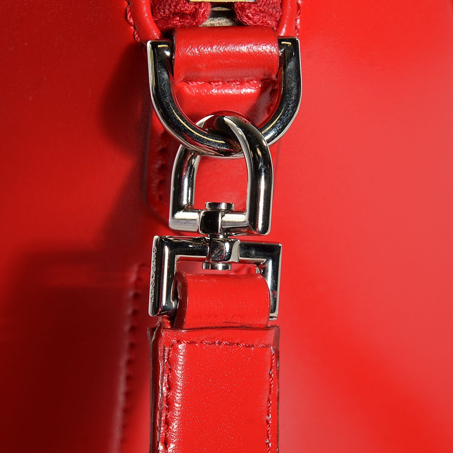 Shiny Lord Calfskin Mini Antigona Red