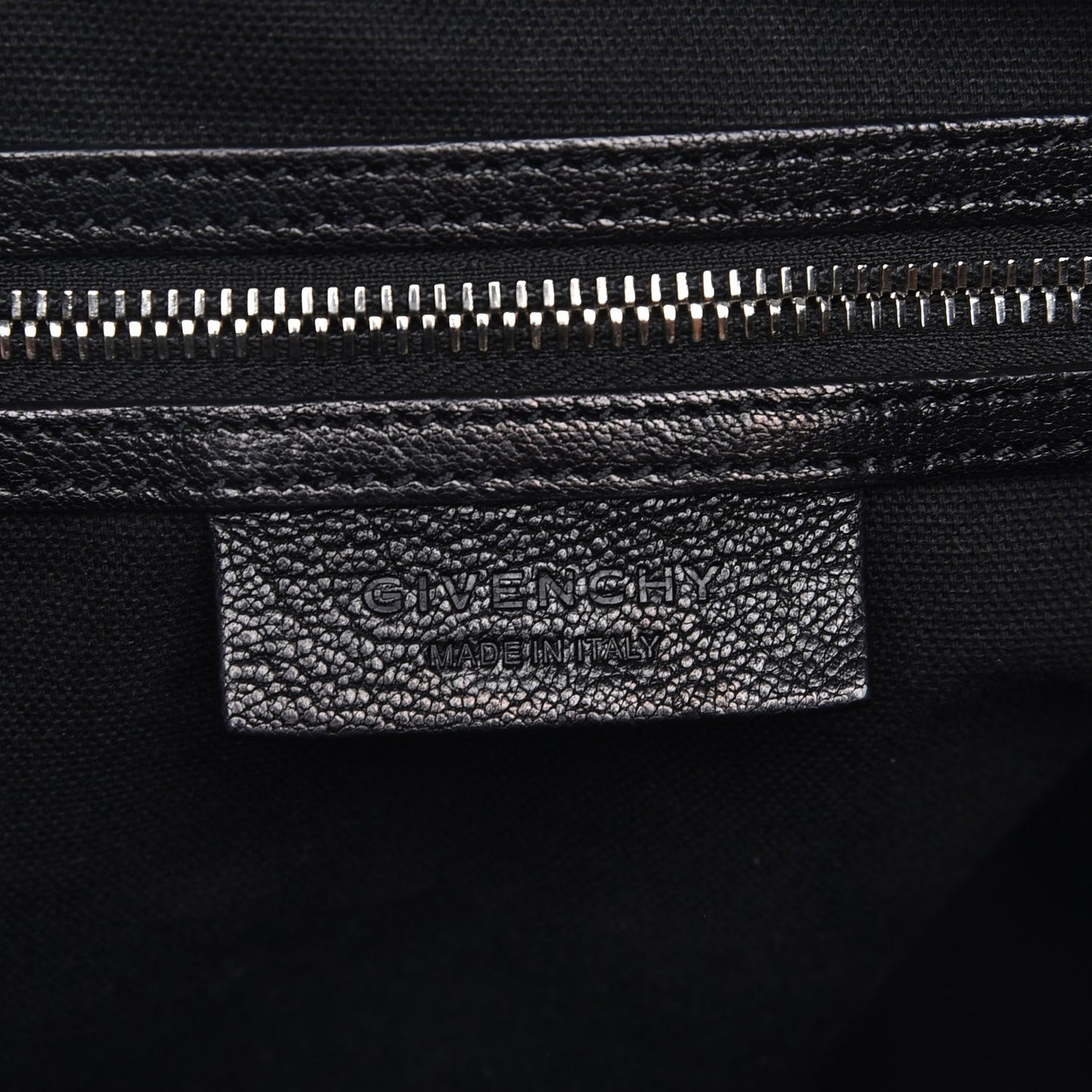 Sugar Goatskin Medium Antigona Black