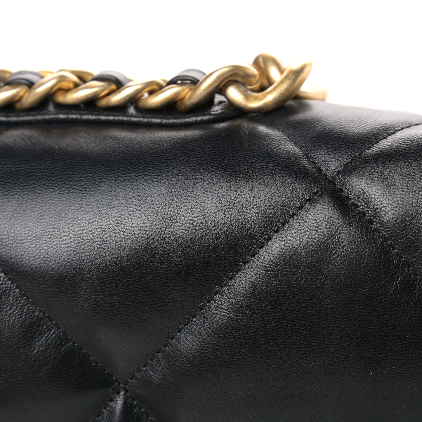 Shiny Goatskin Quilted Maxi Chanel 19 Flap Black