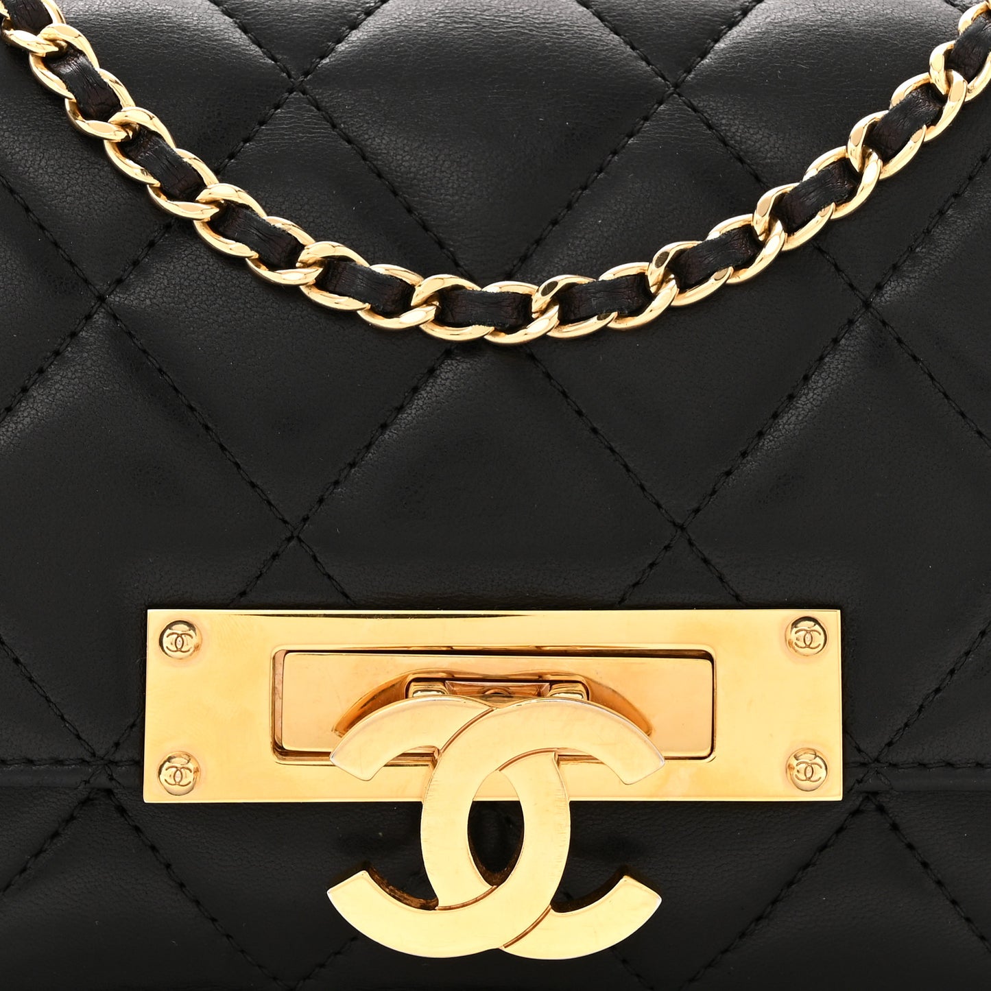 Lambskin Quilted Golden Class Wallet on Chain WOC Black