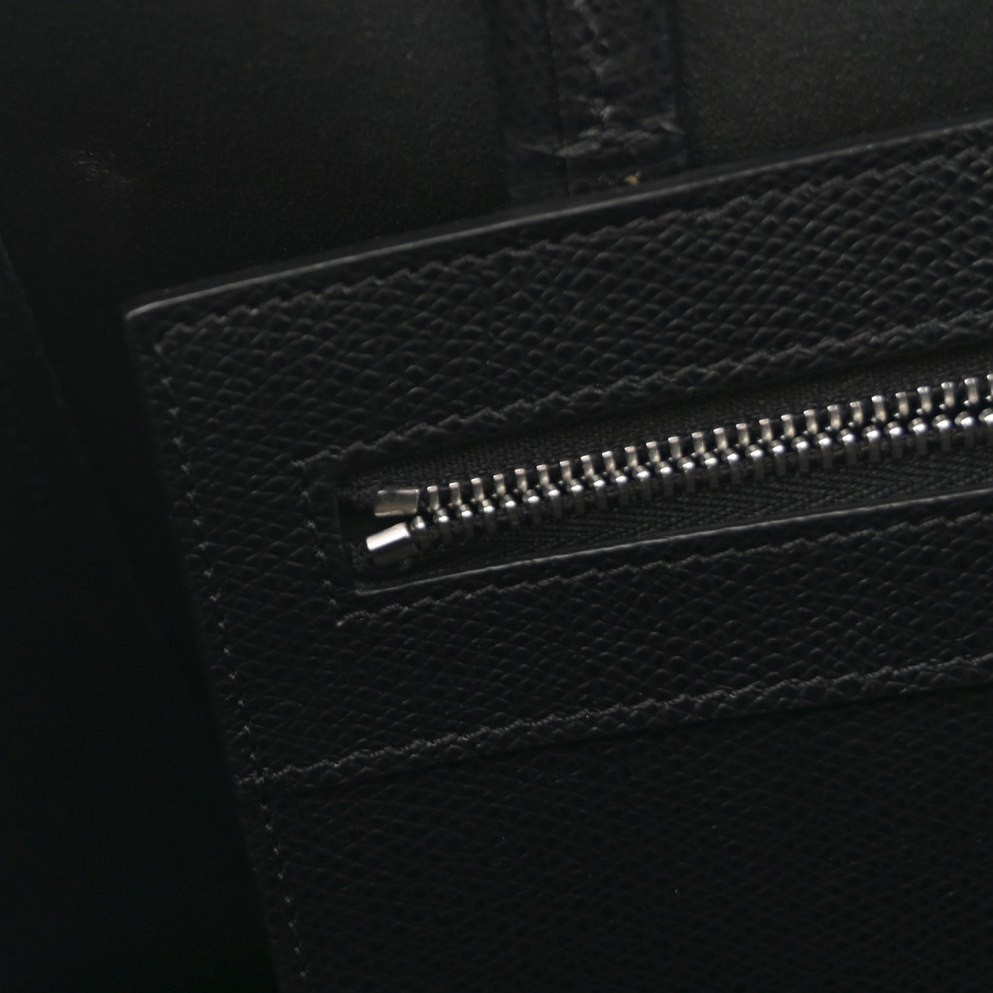 Grained Calfskin Small Vertical Cabas Black