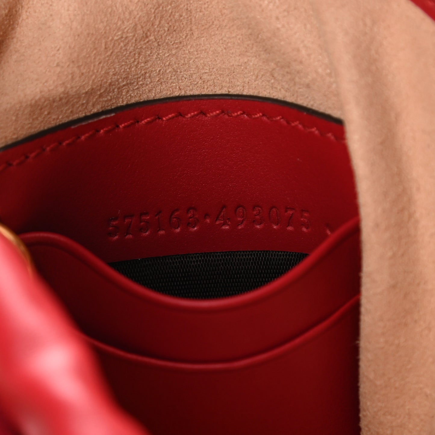 Calfskin Matelasse Mini GG Marmont 2.0 Bucket Bag Hibiscus Red