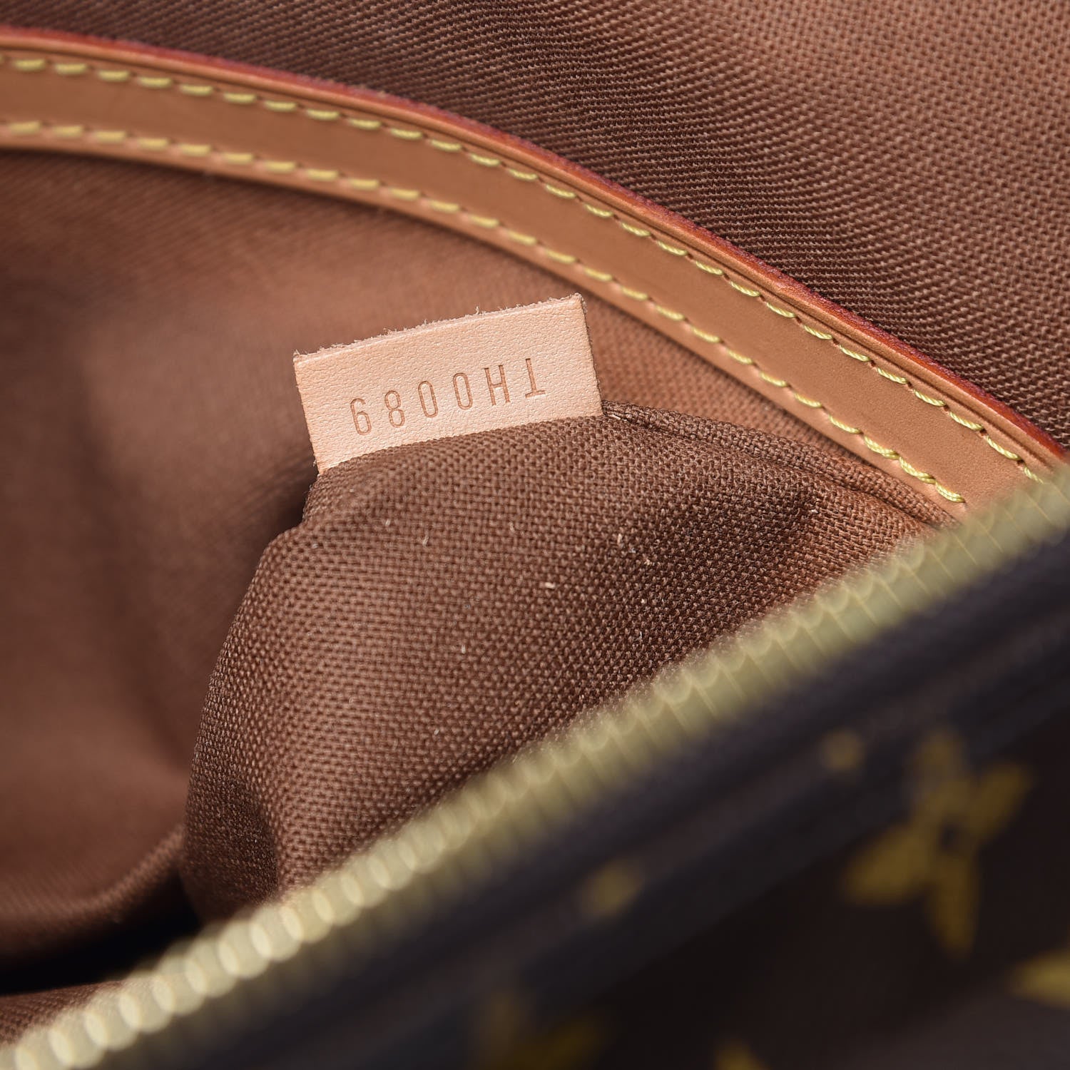 Louis Vuitton Monogram Carryall 7 of 23