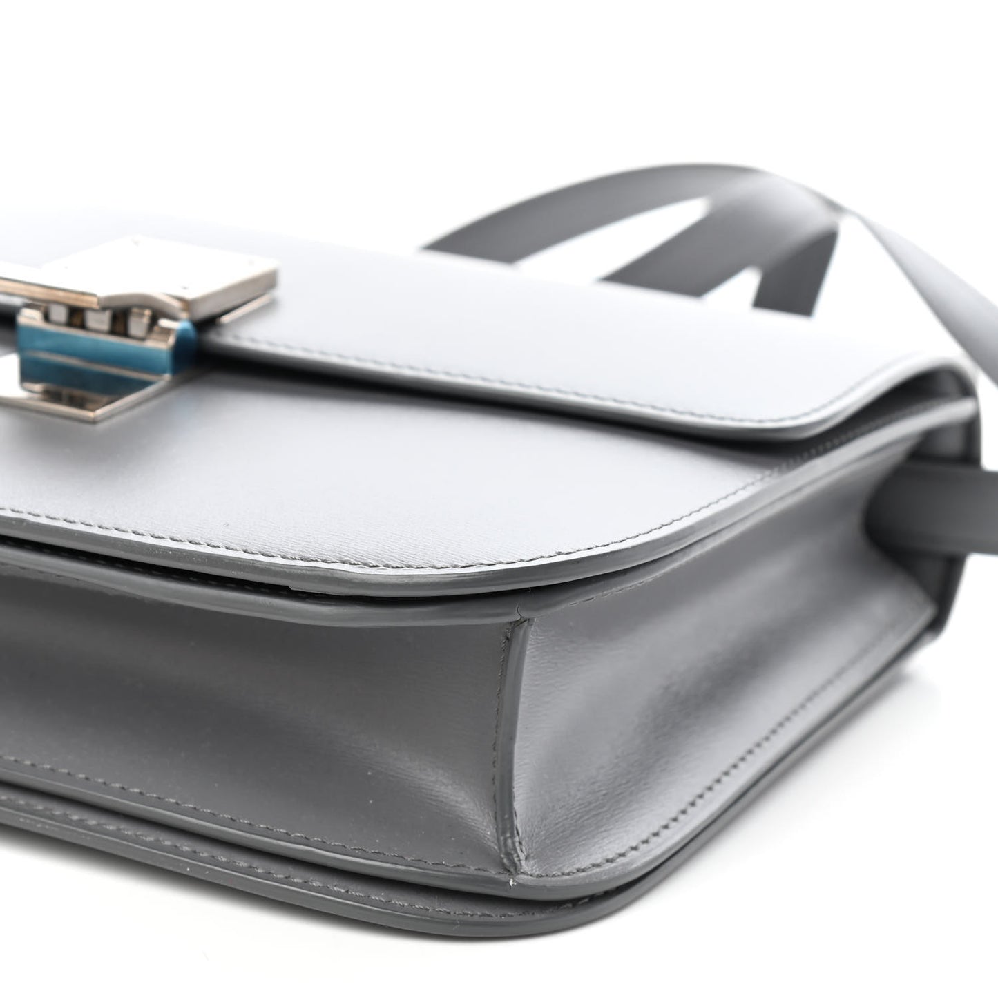 Box Calfskin Medium Classic Box Flap Storm