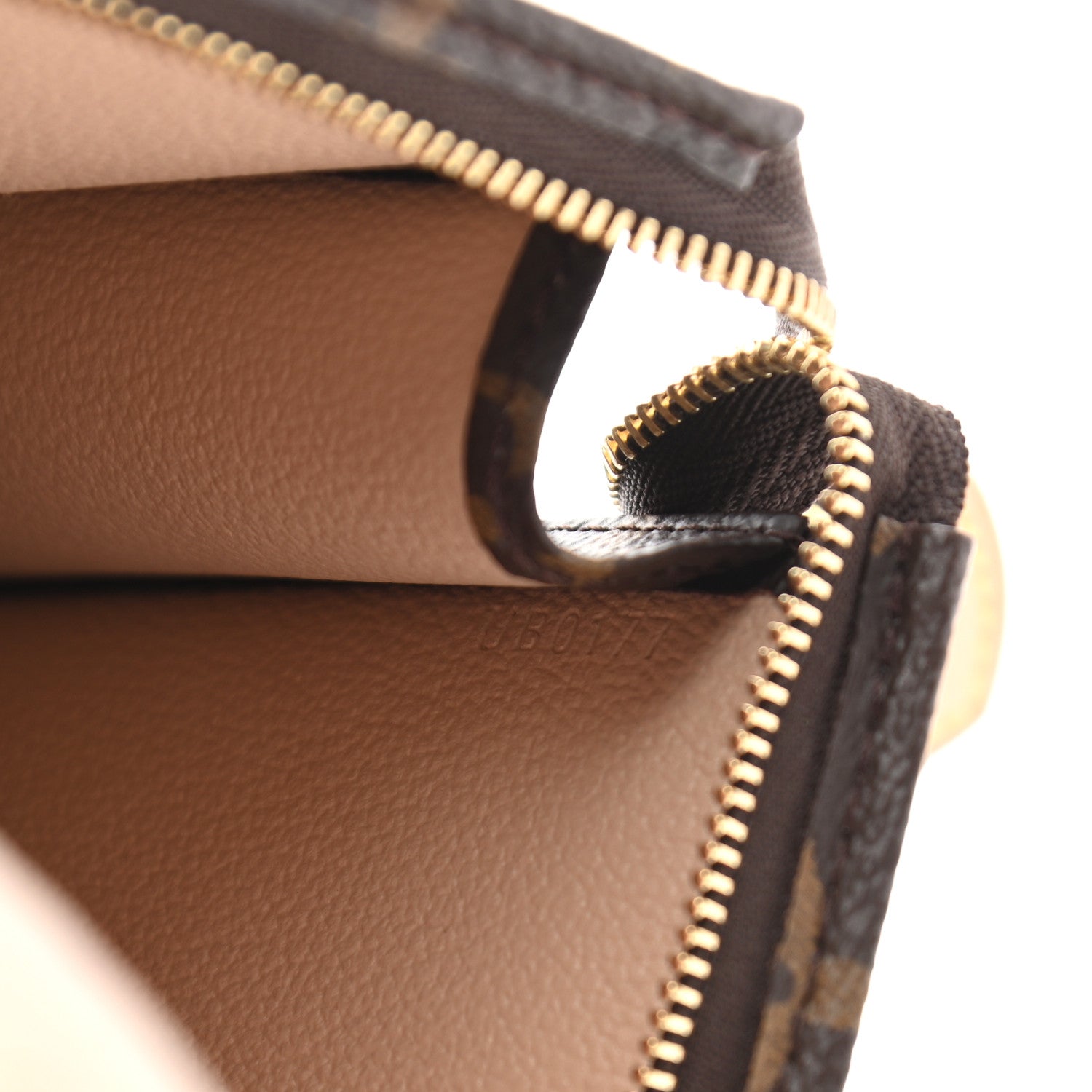 Louis Vuitton Monogram Toiletry Pouch 19 6 of 7