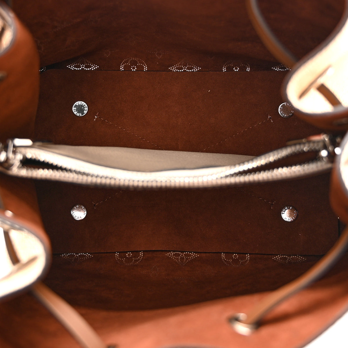 Louis Vuitton Mahina Muria Creme 5 of 9