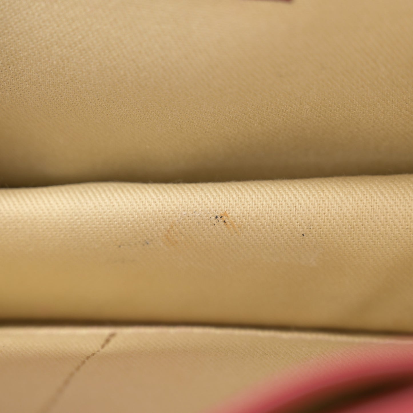 Vitello Medium Glam Lock Rockstud Flap Red