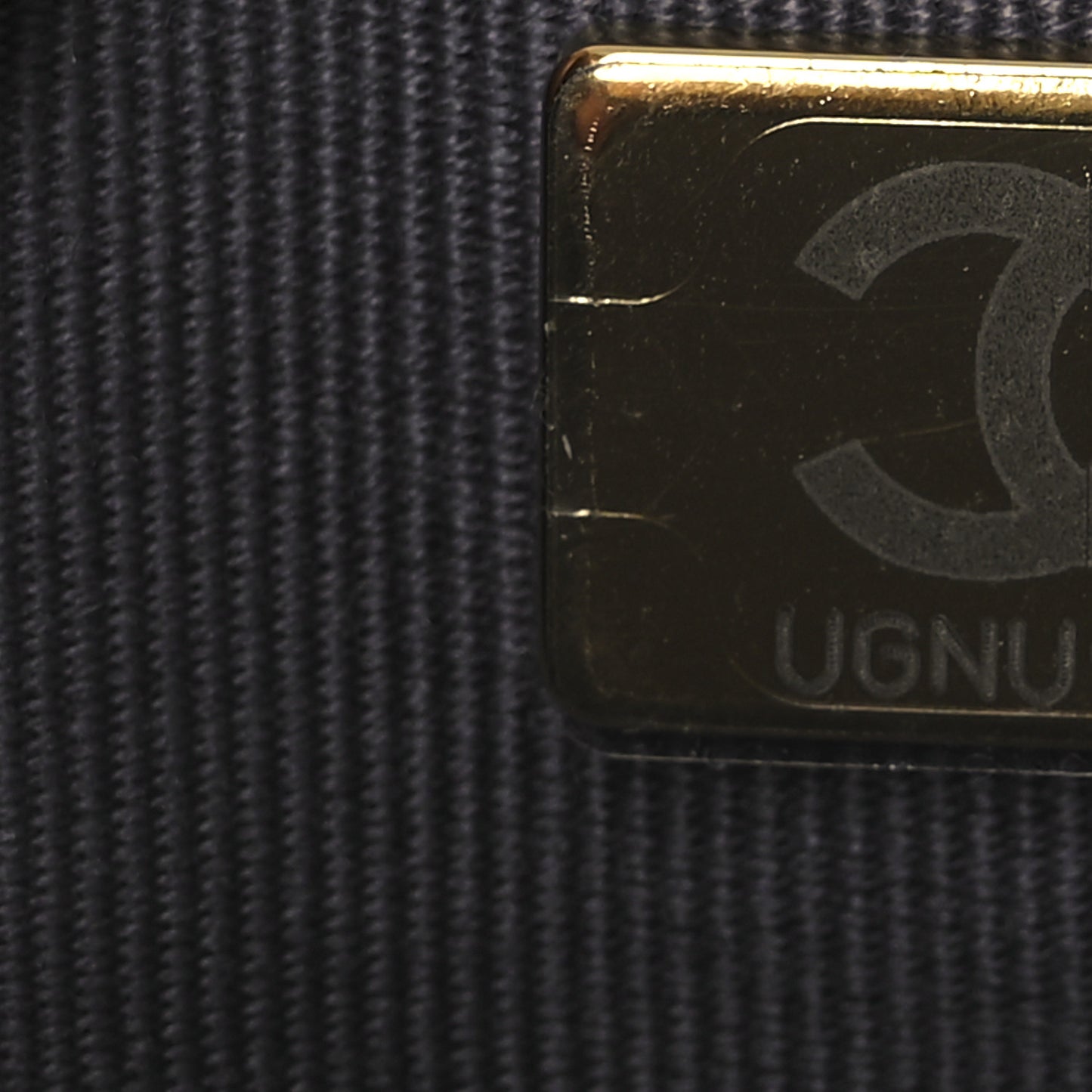 Caviar Quilted Wallet on Chain WOC Grey