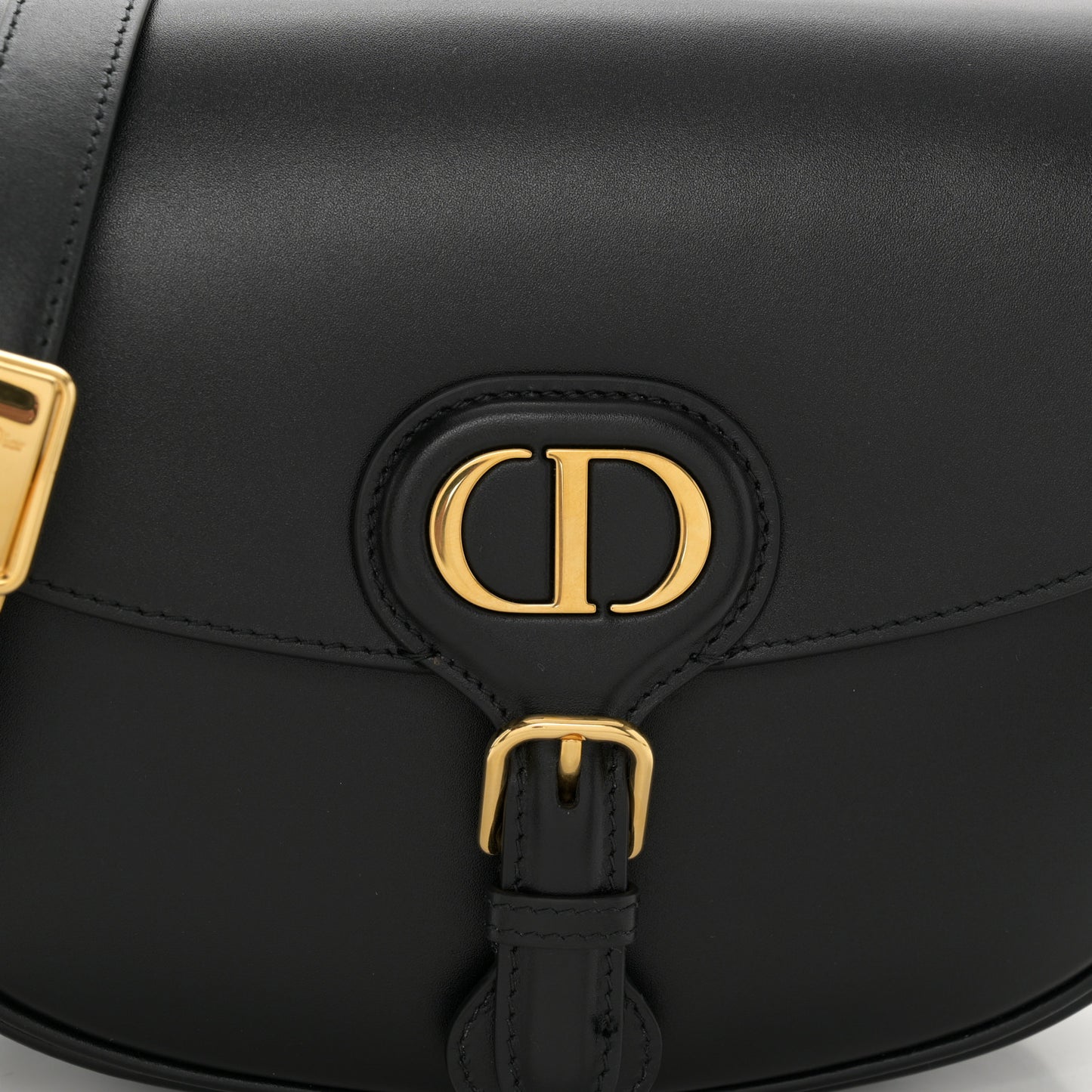 Box Calfskin Medium Bobby Flap Black