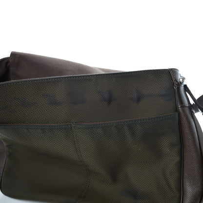 Louis Vuitton Taiga Viktor Messenger Bag Grizzli 8 of 18