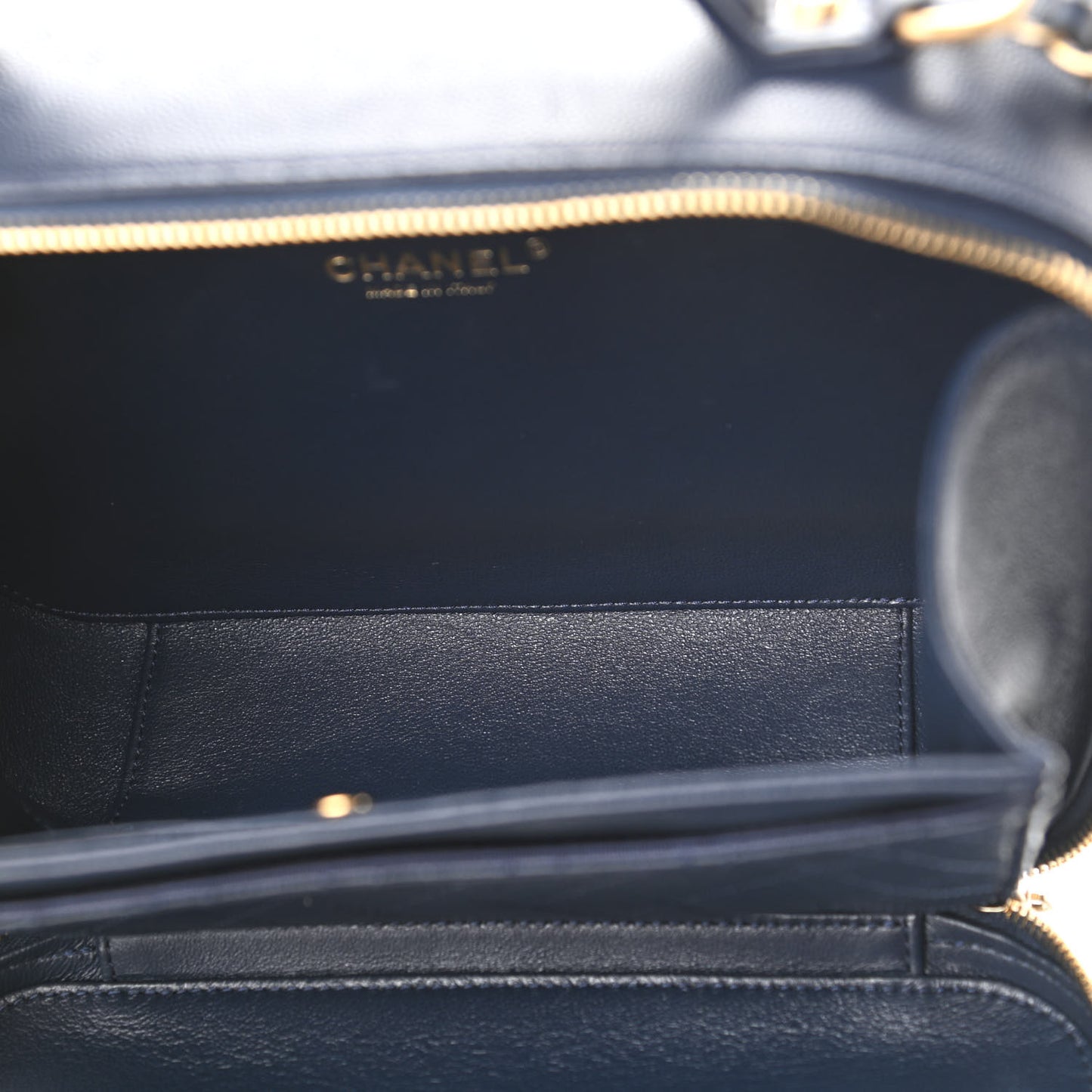 Caviar Quilted Large CC Filigree Vanity Case Navy