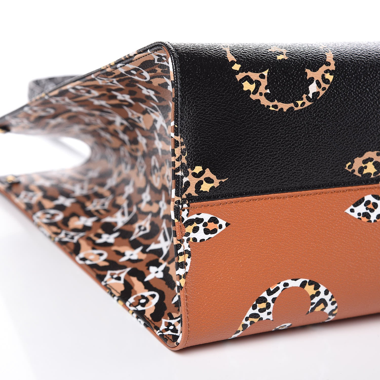 Louis Vuitton Monogram Giant Jungle Onthego GM Black 5 of 10