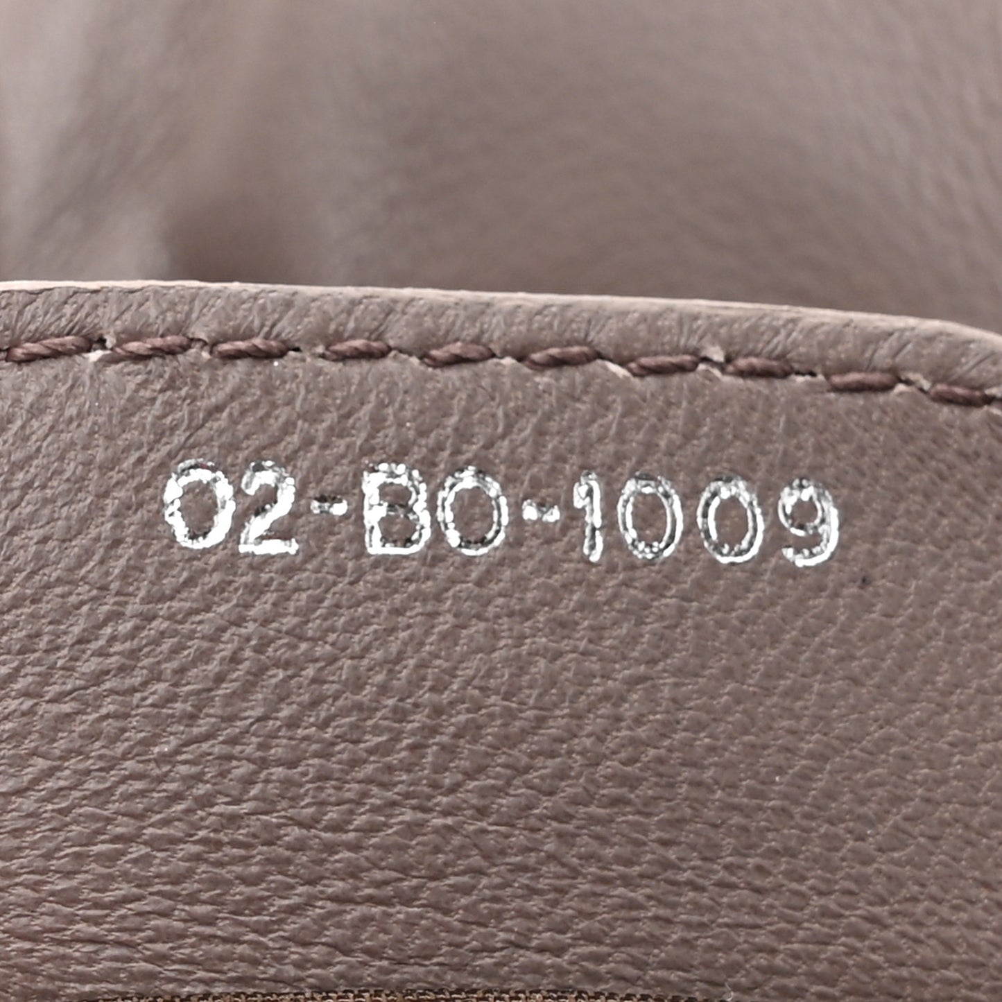 Lambskin Cannage Medium Le Trente Tote Dark Beige