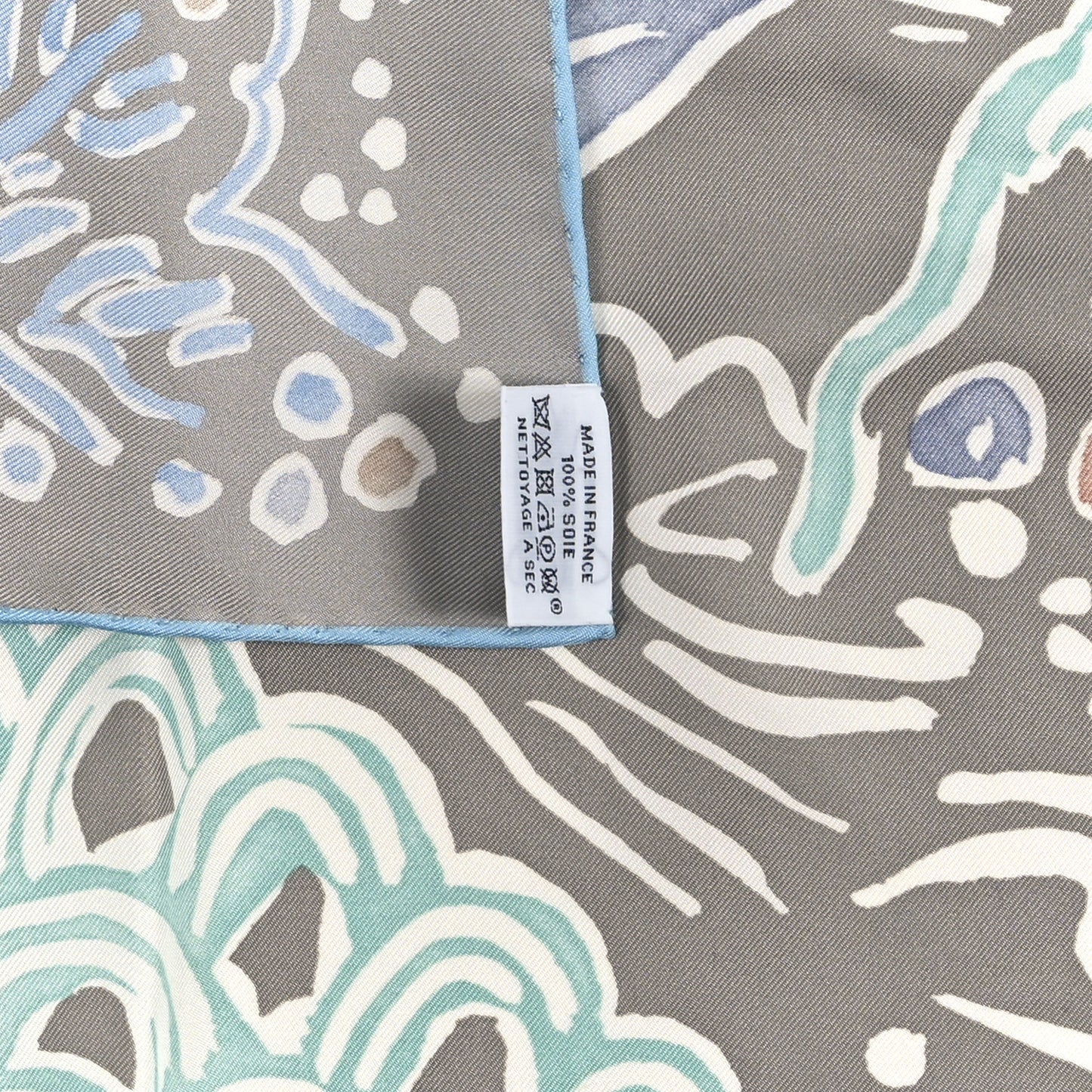 Silk Isola Di Primavera Scarf 90 Gris Clair Bleu Paradis