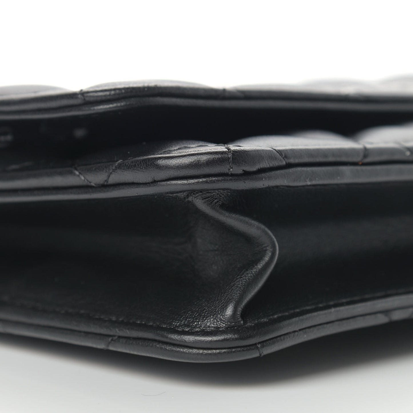 Lambskin Quilted Wallet On Chain WOC Black