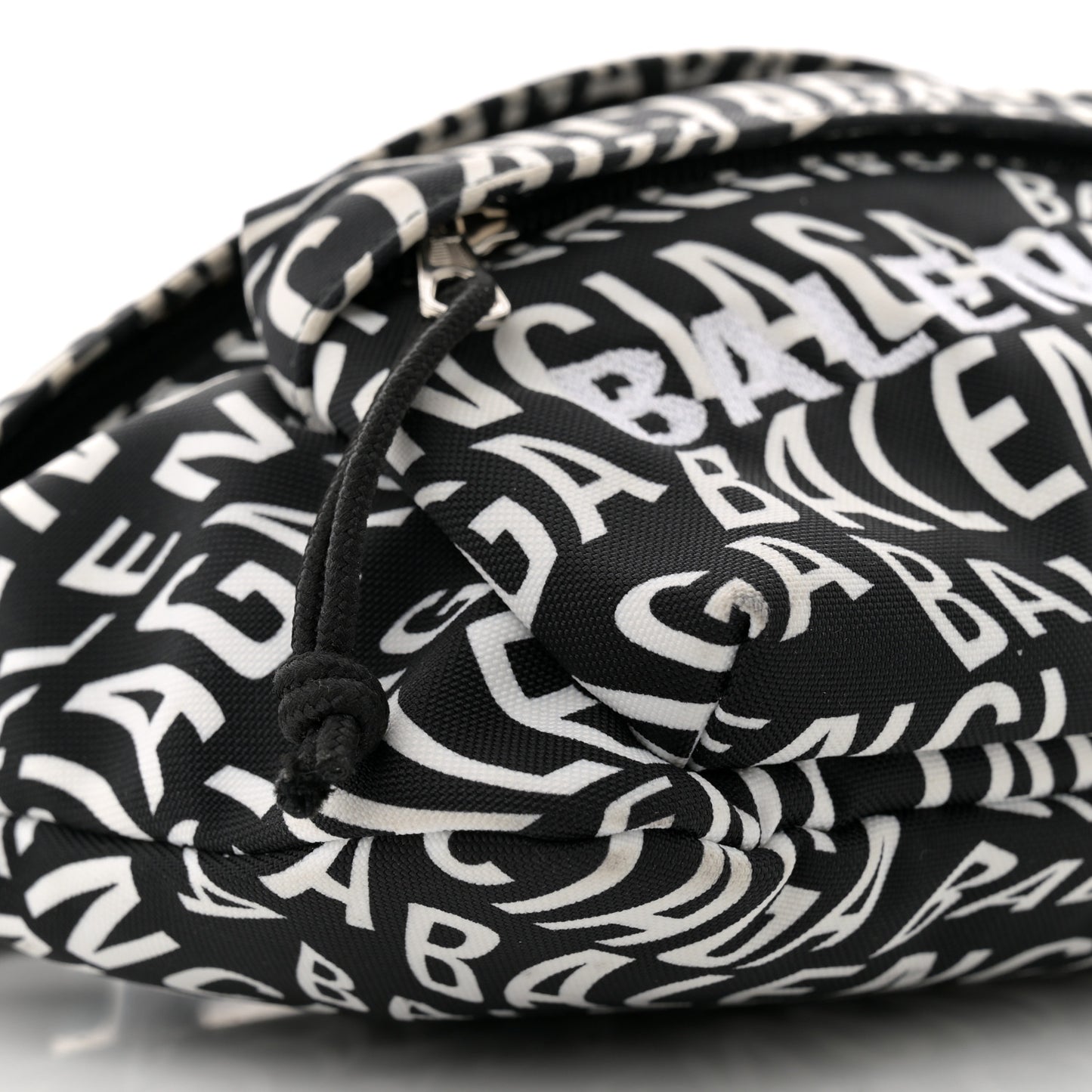 Nylon Wave Logo Print Wheel Beltpack Black White