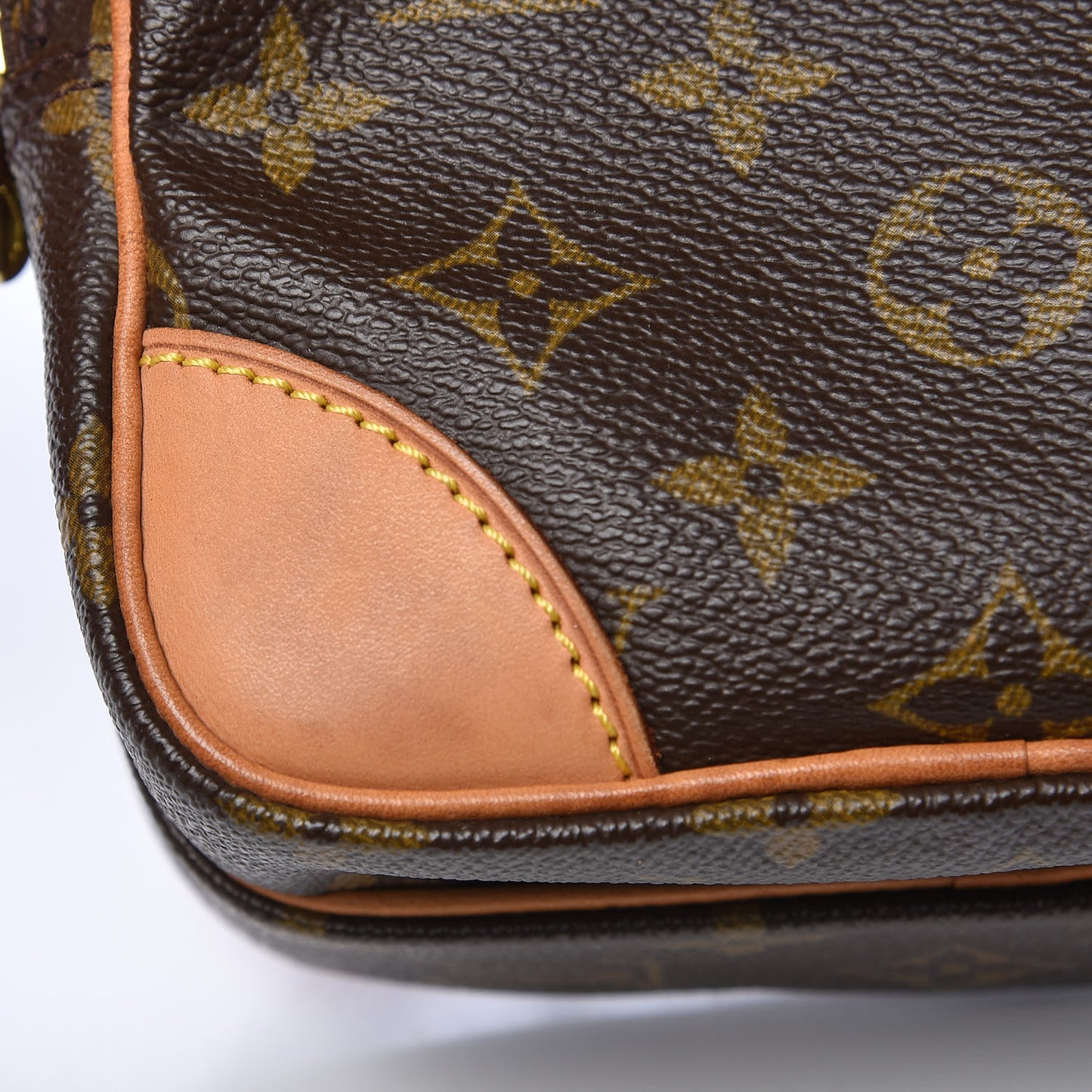 Monogram Amazone