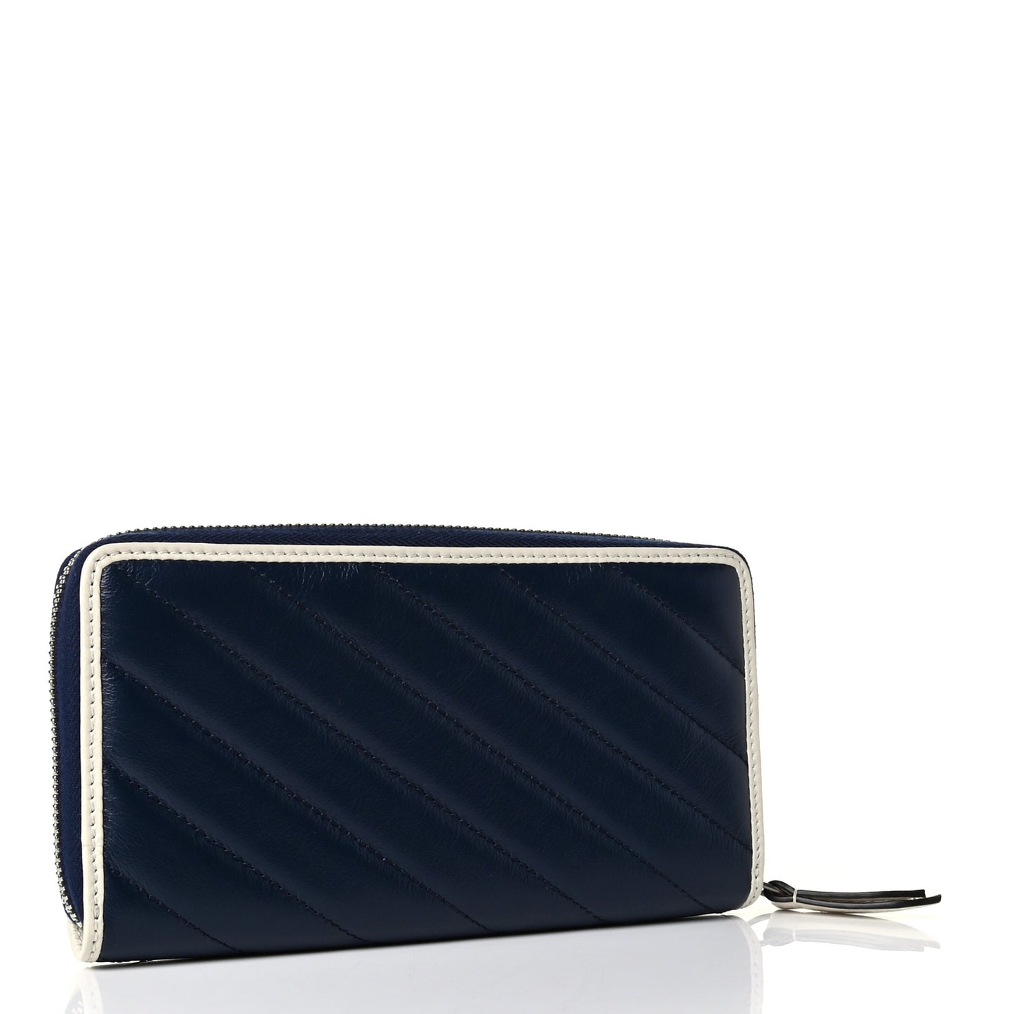 Vintage Effect Calfskin Matelasse Diagonal Torchon GG Marmont Zip Around Wallet Blue Agata Mystic White