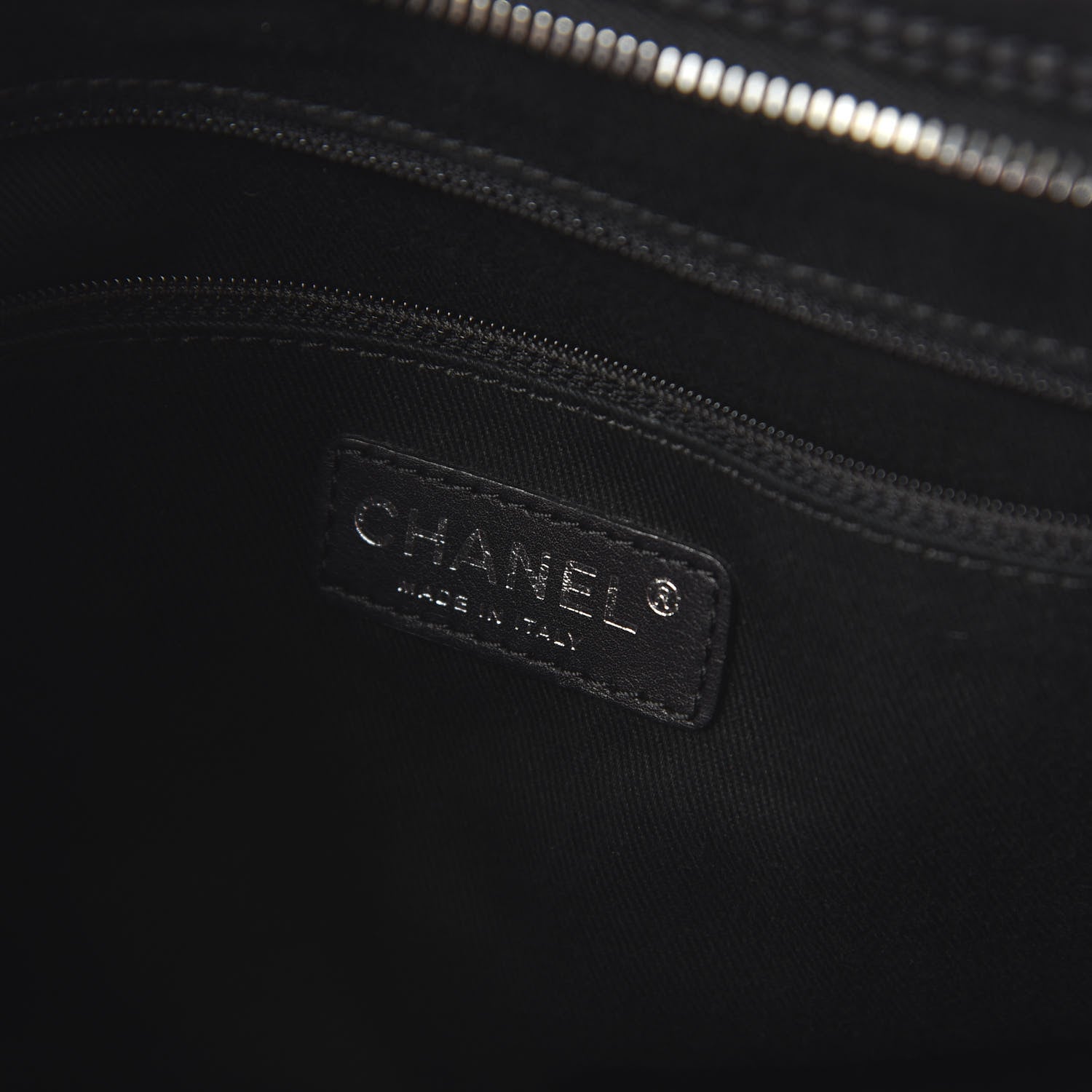 Chanel Calfskin Diamond Stitch Tote Black 8 of 10