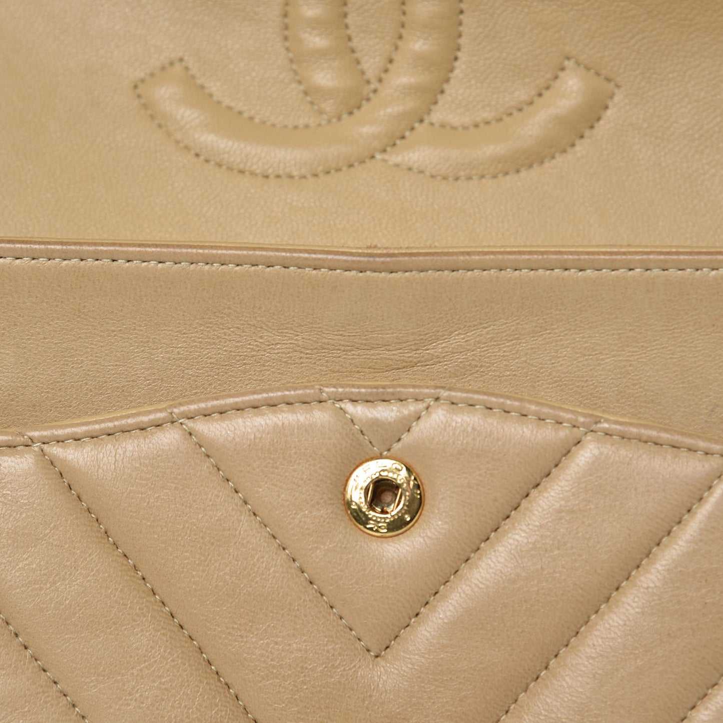 Lambskin Chevron Quilted Medium Double Flap Beige