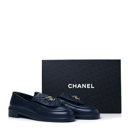 Chanel Lambskin Quilted CC Turnlock Loafers 39.5 Navy 8 of 8