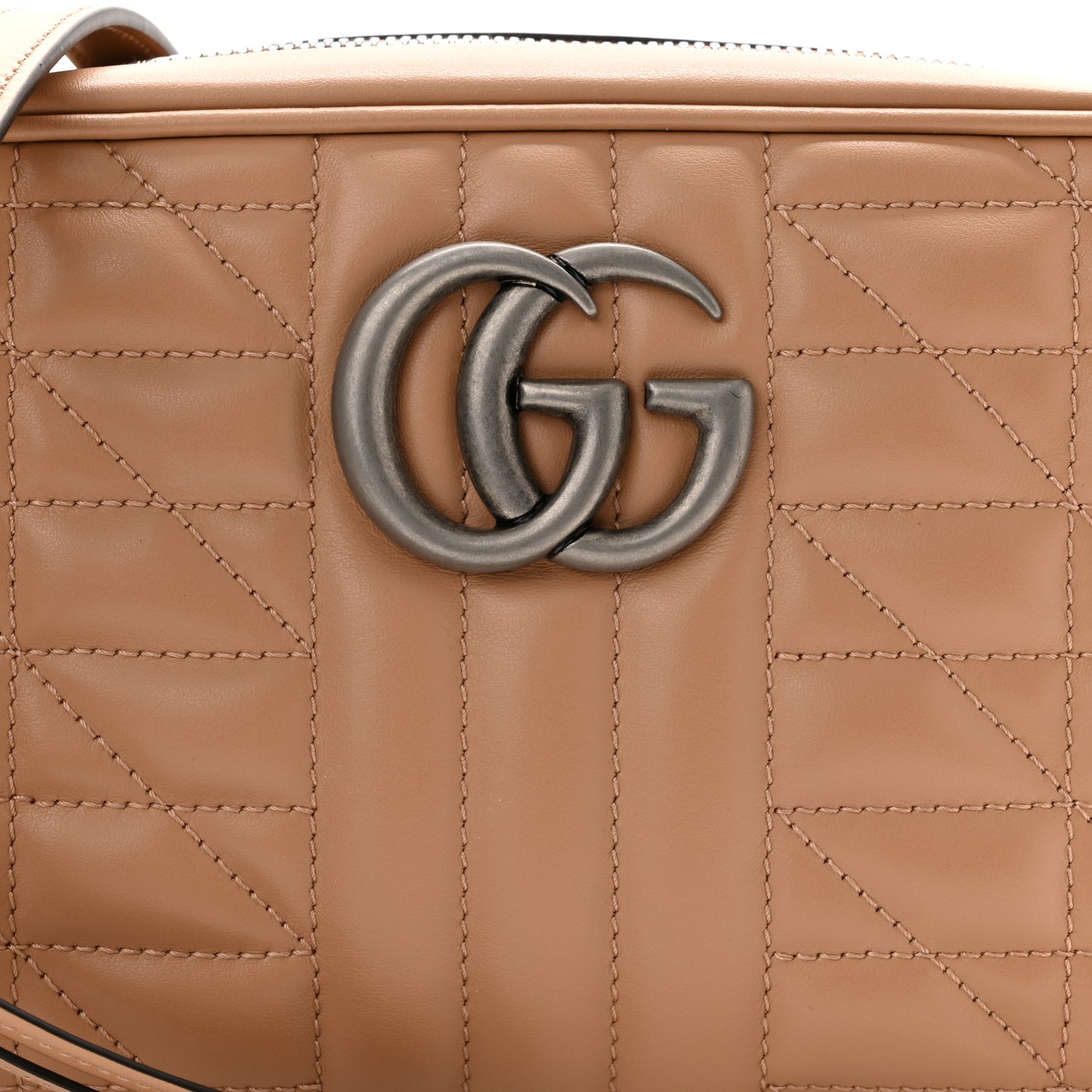 Calfskin Matelasse Aria Small GG Marmont Chain Shoulder Bag Camelia
