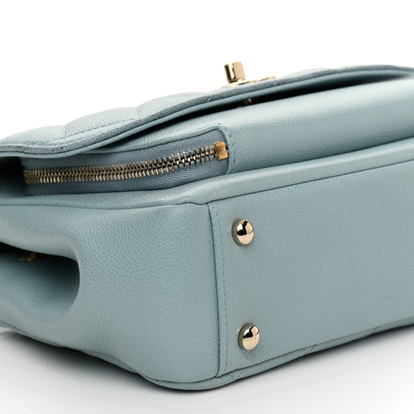 Caviar Quilted Medium Business Affinity Flap Light Blue