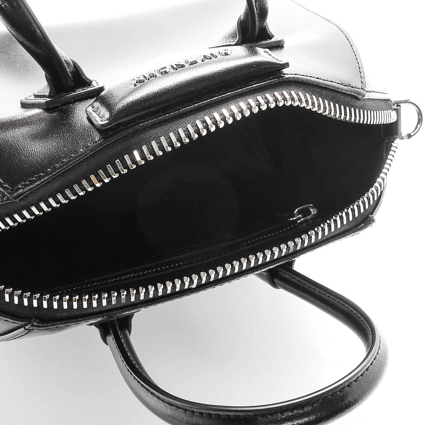 Shiny Lord Calfskin Mini Antigona Black