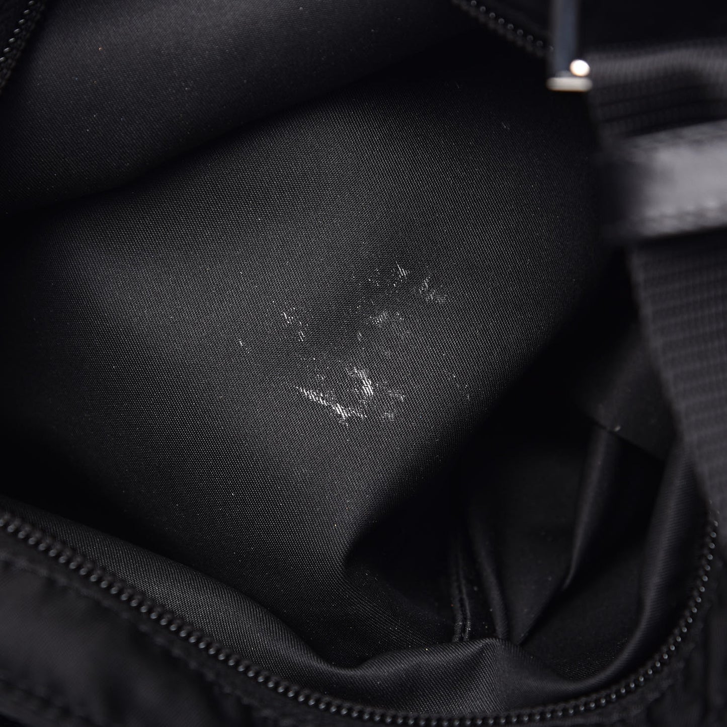 Nylon Vela Messenger Black