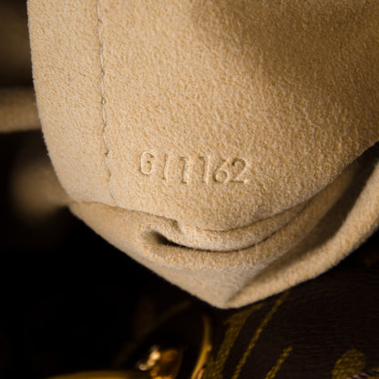 Louis Vuitton Monogram Artsy MM 7 of 7